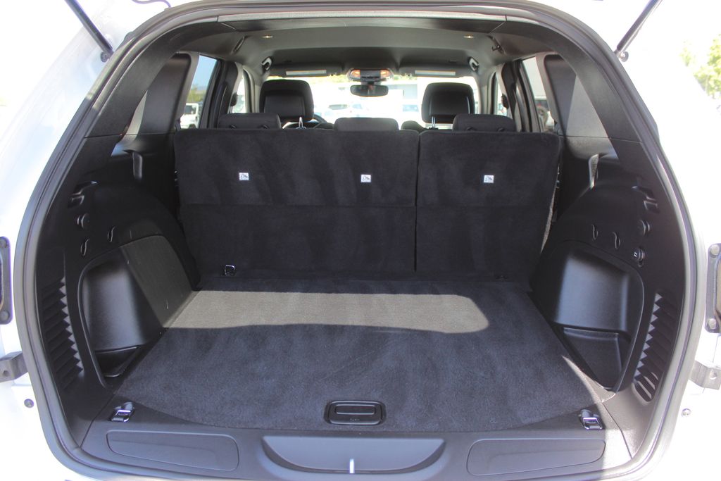 2022 Jeep Cherokee Laredo photo 10
