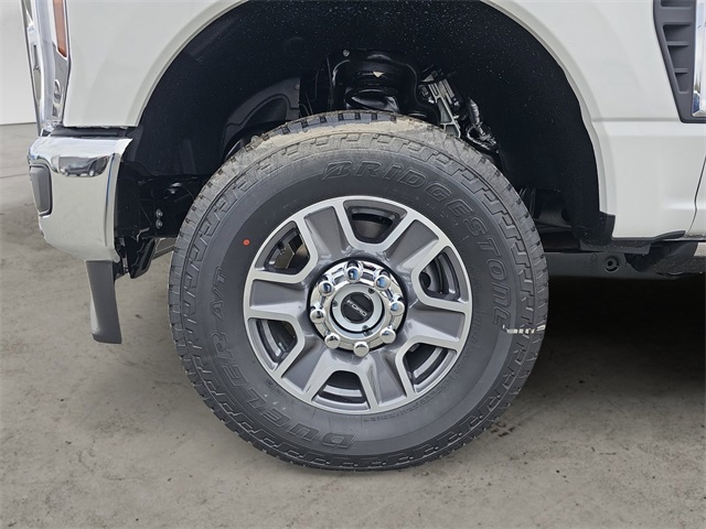 2025 Ford F-350 photo 13