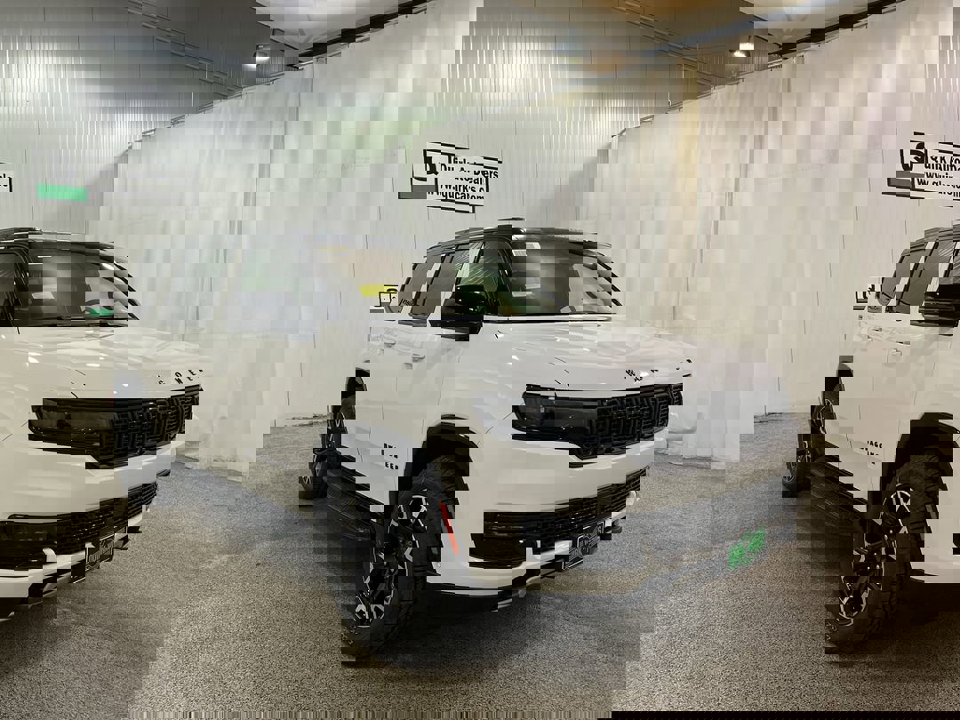 2025 Jeep Wagoneer Series II's photo