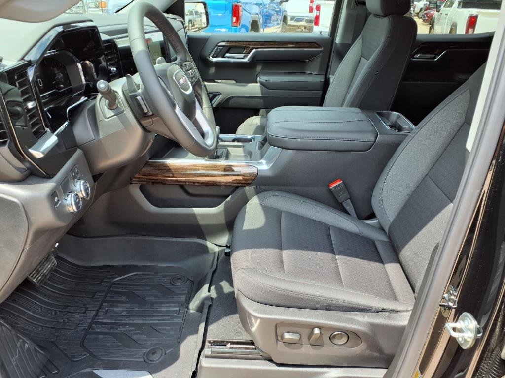 New 2025 Onyx Black GMC Elevation image 13