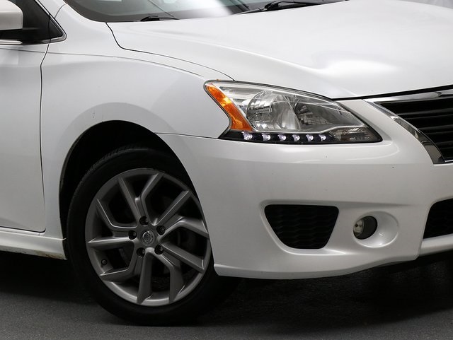 2015 Nissan Sentra SR photo 2