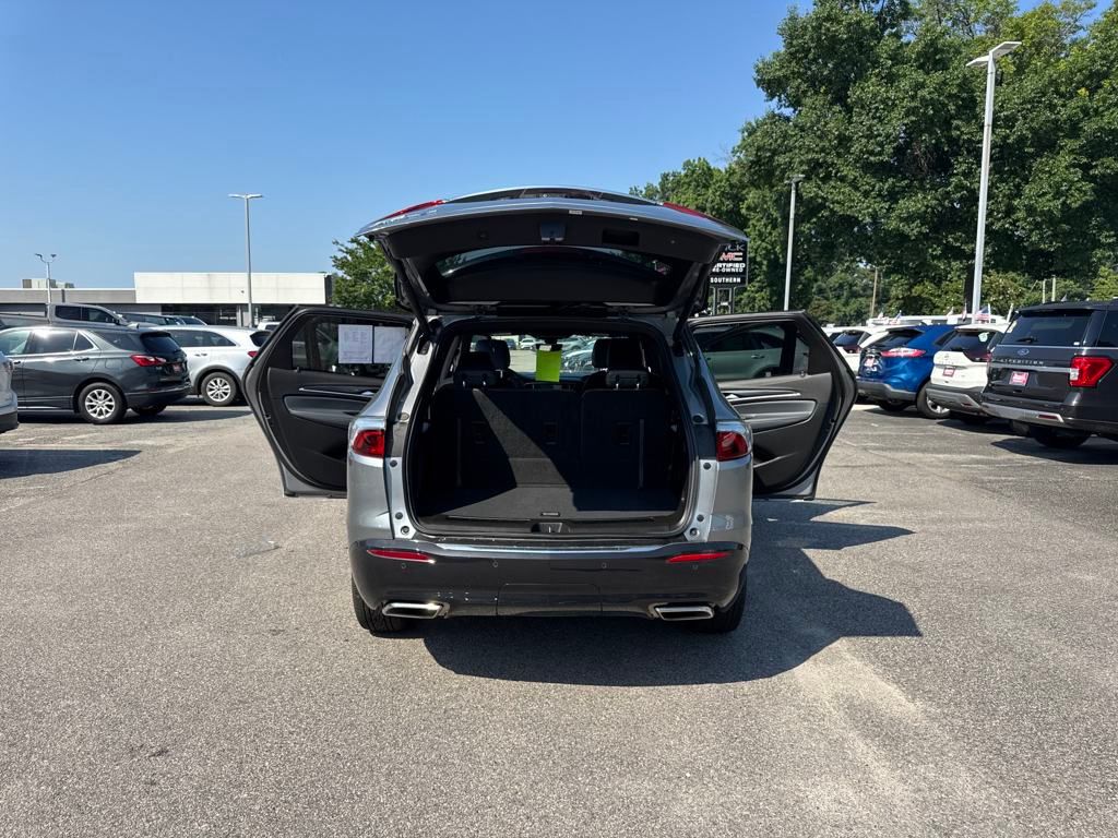 2023 Buick Enclave Premium photo 11