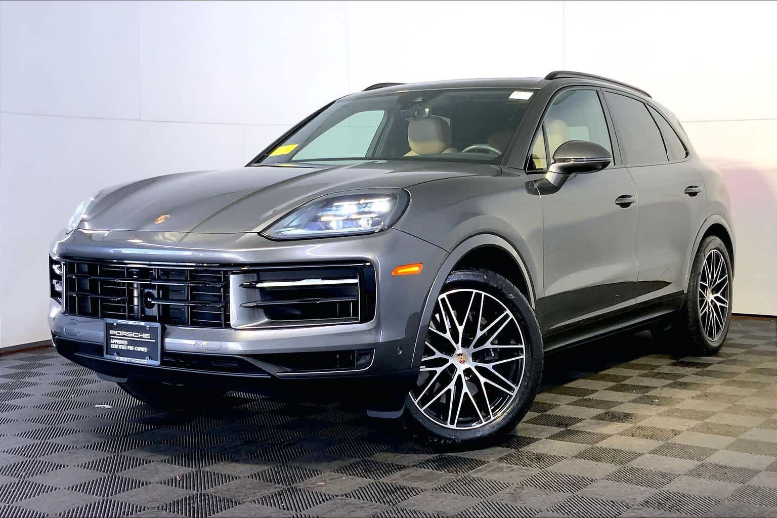 2025 Porsche Cayenne Base's photo