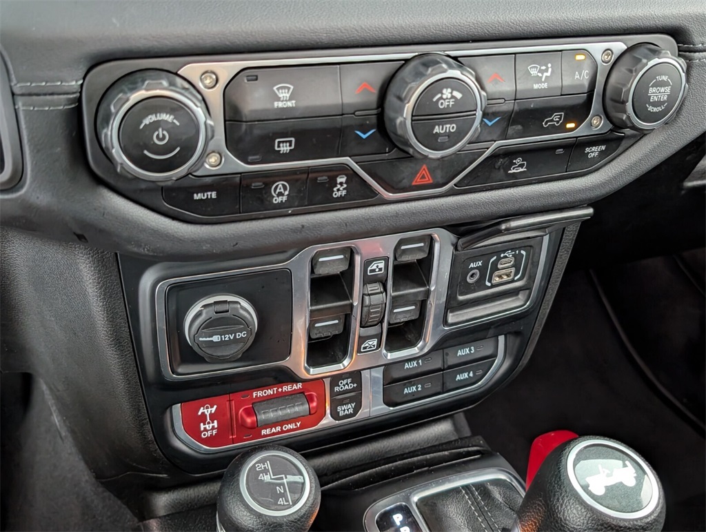 2024 Jeep Wrangler Rubicon photo 13
