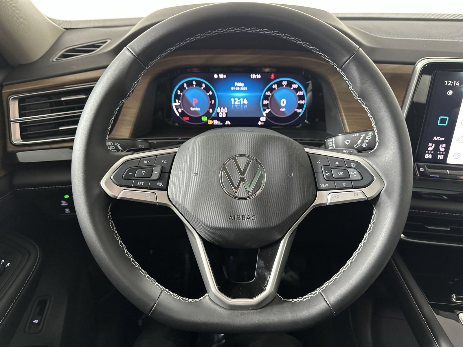 2025 Volkswagen Atlas SE Technology photo 13