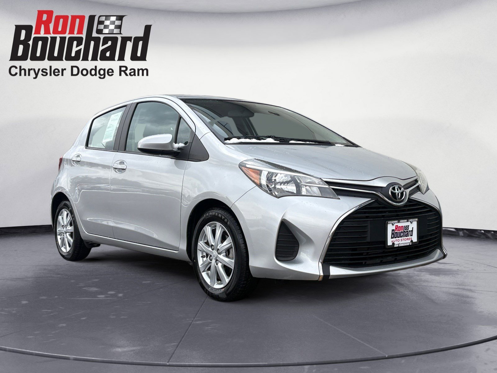 2015 Toyota Yaris L's photo
