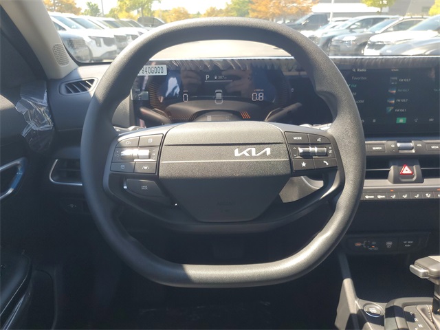 2025 Kia K4 LXS photo 6