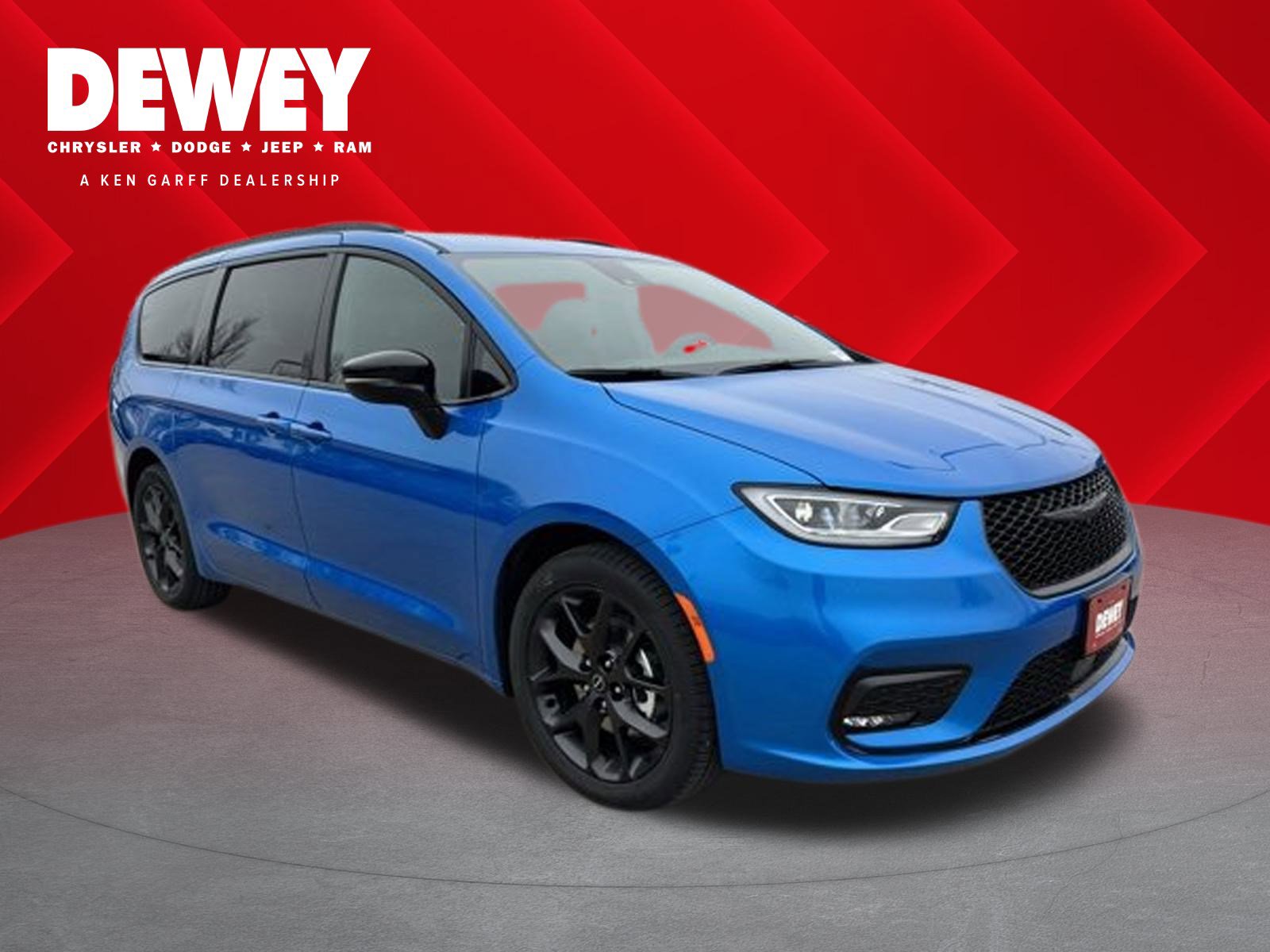 2026 Chrysler Pacifica Select's photo