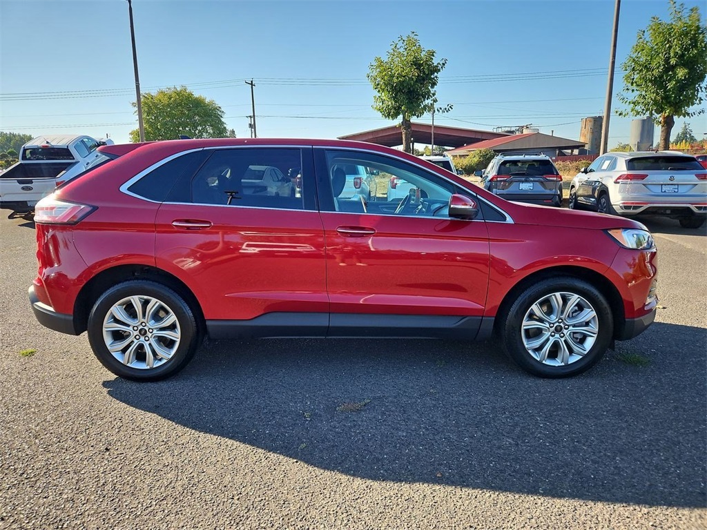 2023 Ford Edge Titanium photo 5