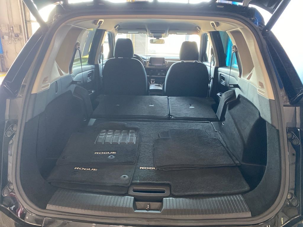 2024 Nissan Rogue SV photo 13