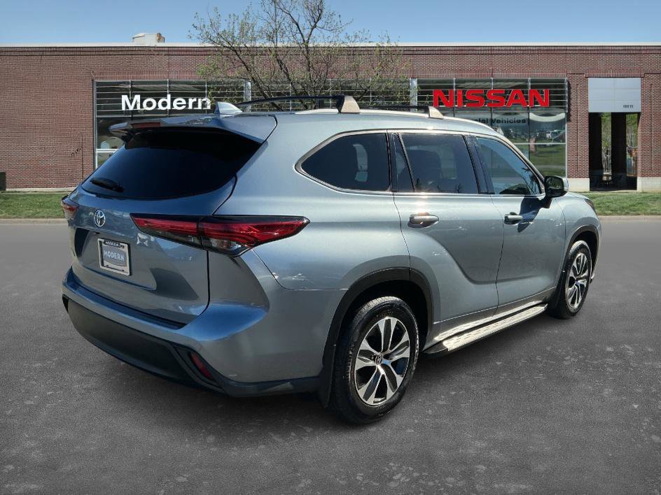 2022 Toyota Highlander XLE photo 4