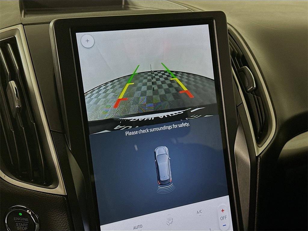 2023 Ford Edge SEL photo 18