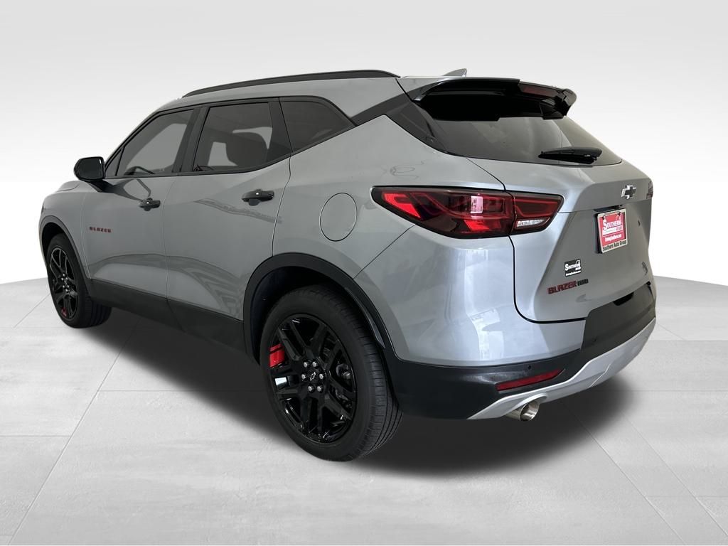 2024 Chevrolet Blazer 2LT photo 2