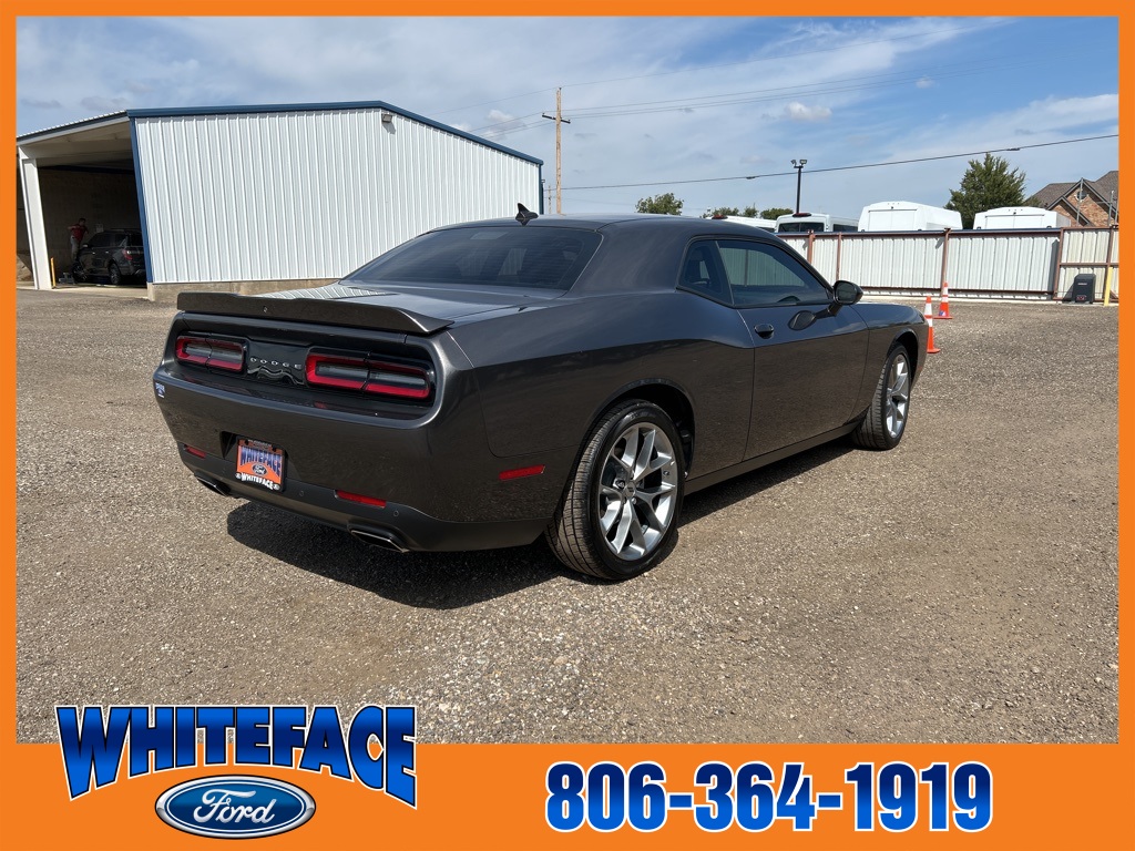 2022 Dodge Challenger SXT photo 5
