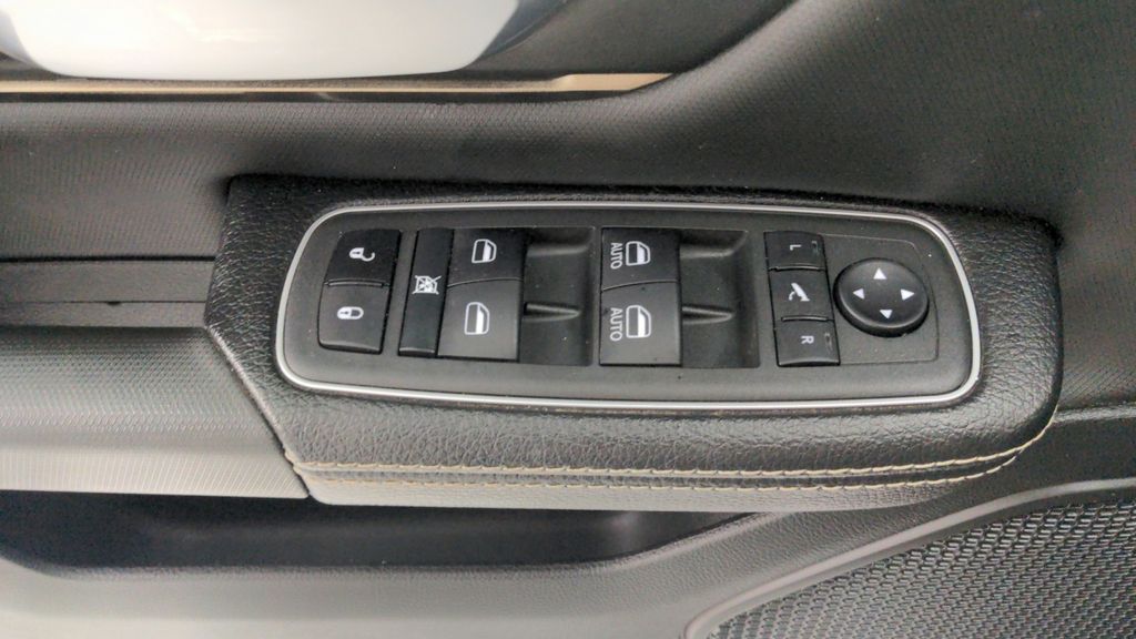 2022 Ram 1500 Rebel photo 19