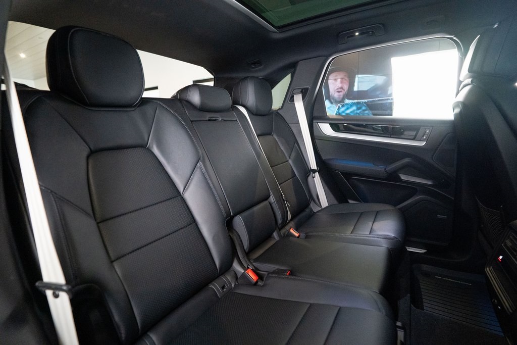 2024 Porsche Cayenne photo 33