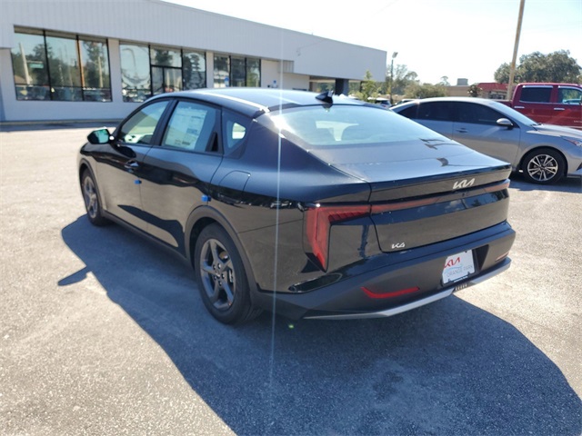 2025 Kia K4 LXS photo 4
