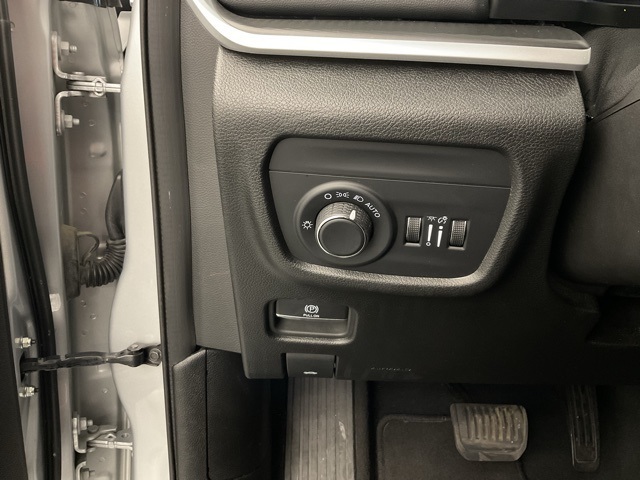 2024 Jeep Grand Cherokee Altitude photo 13