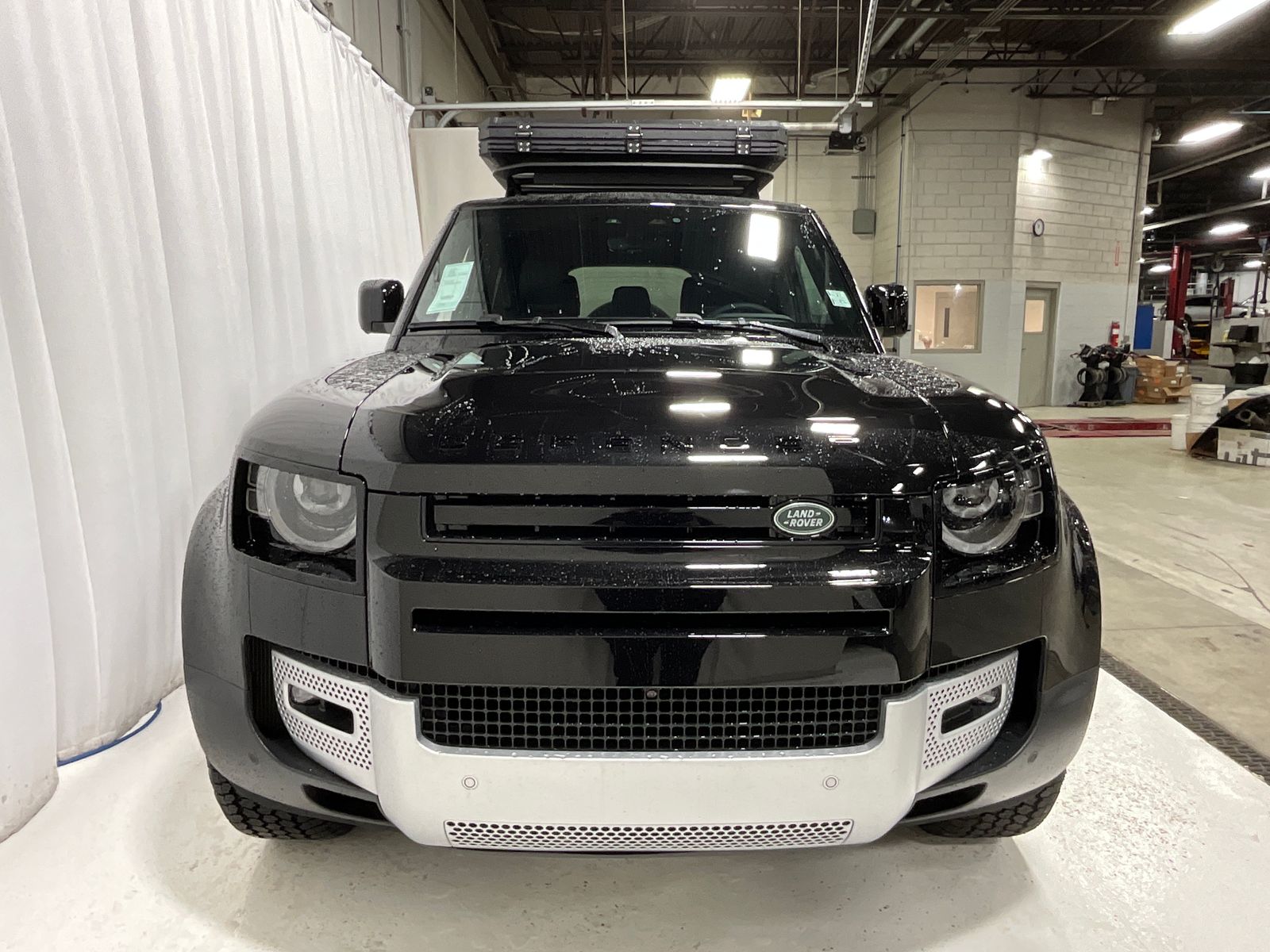 New 2024 Land Rover Defender 110 S 4D Sport Utility in Des Moines 