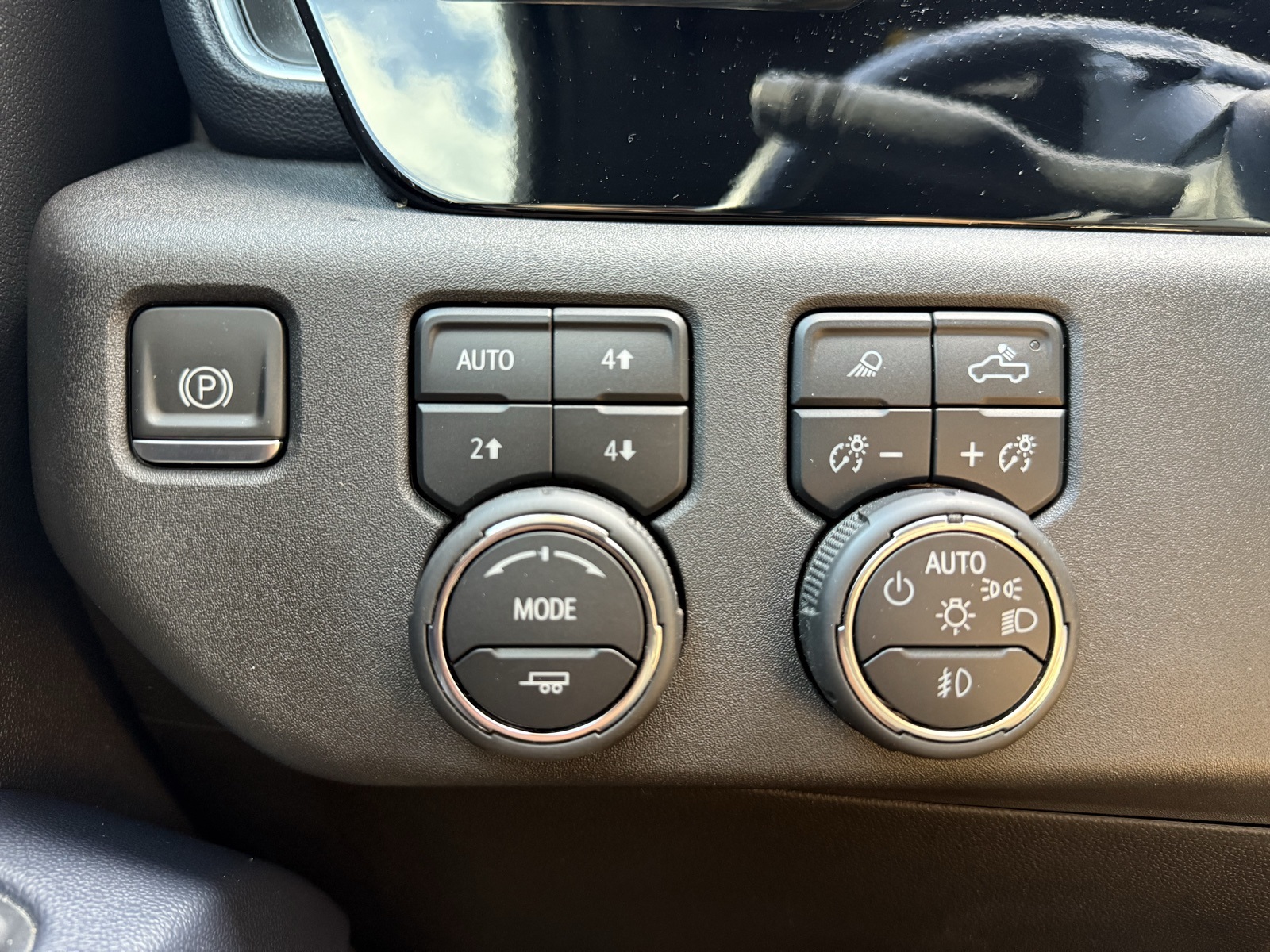 2024 Chevrolet Silverado 1500 High Country photo 28