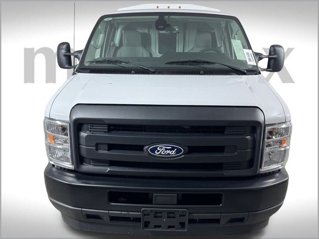 2026 Ford E-350 Base photo 4