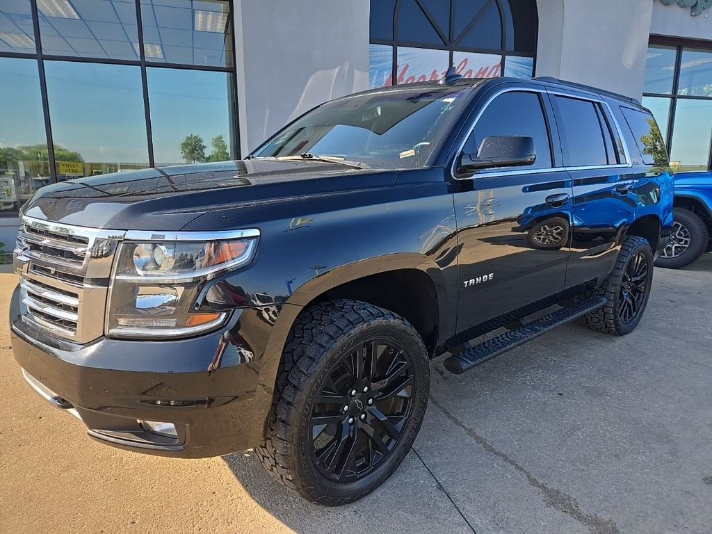 Used 2019 Chevrolet Tahoe LT with VIN 1GNSKBKC1KR404467 for sale in Kansas City