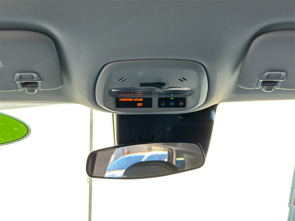 2025 Chevrolet Trax LT photo 22