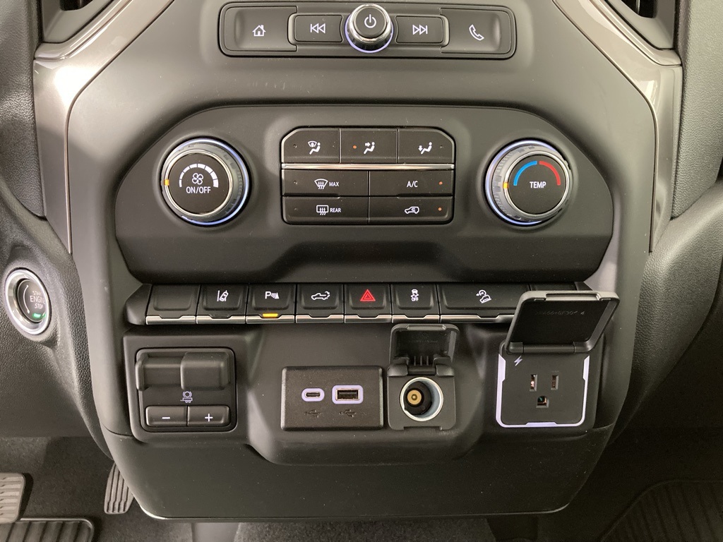 2025 Chevrolet Silverado 2500HD Custom photo 8