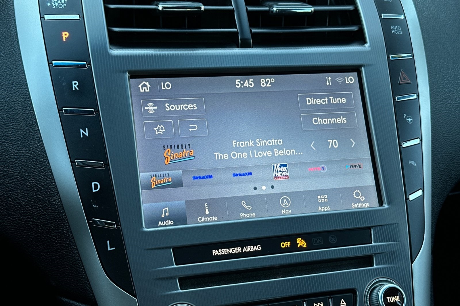 2020 Lincoln MKZ Hybrid Reserve photo 16