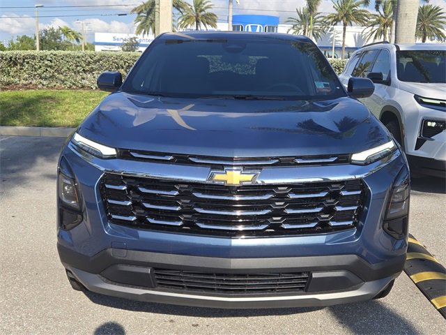 2025 Chevrolet Equinox LT photo 3