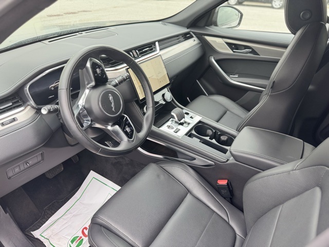 2025 Jaguar F-PACE R-Dynamic S P250 photo 3