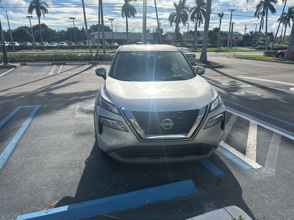 2023 Nissan Rogue SV photo 2