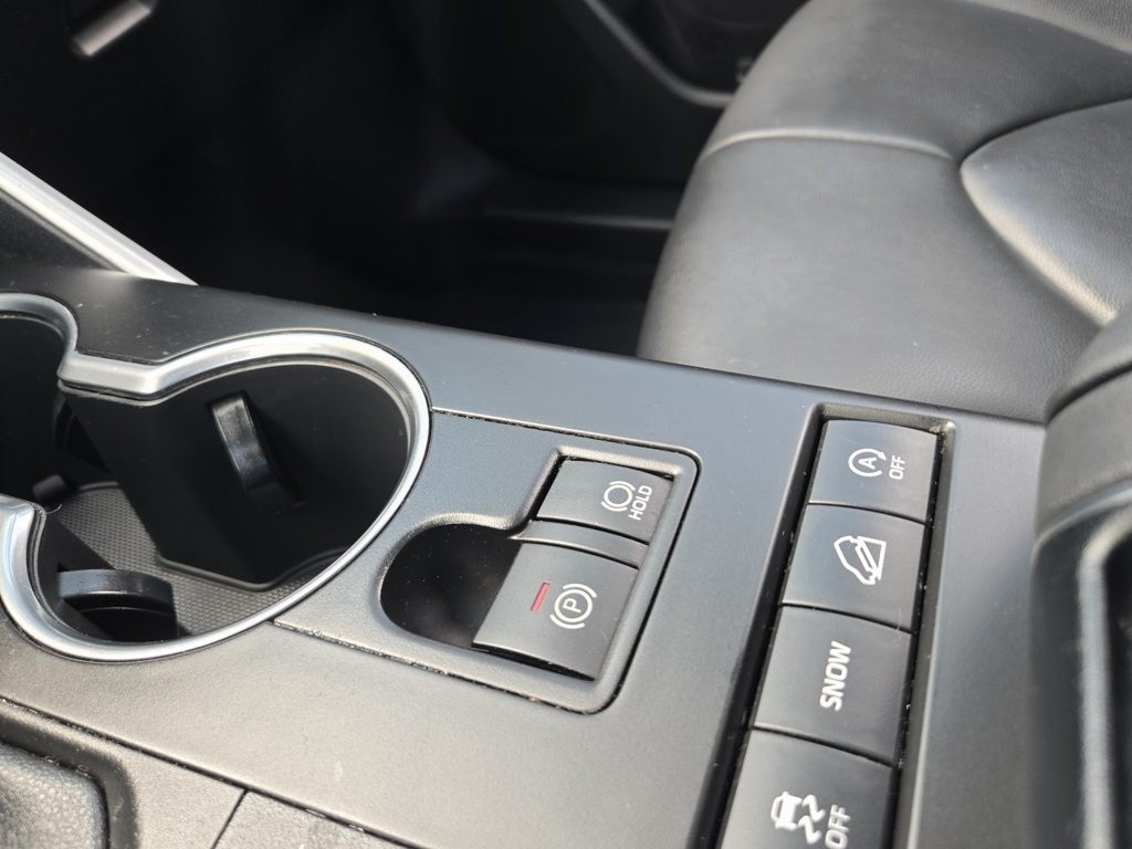 2021 Toyota Highlander XLE photo 22