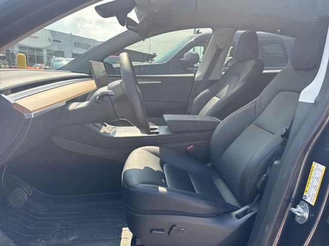 2024 Tesla Model Y Long Range photo 6