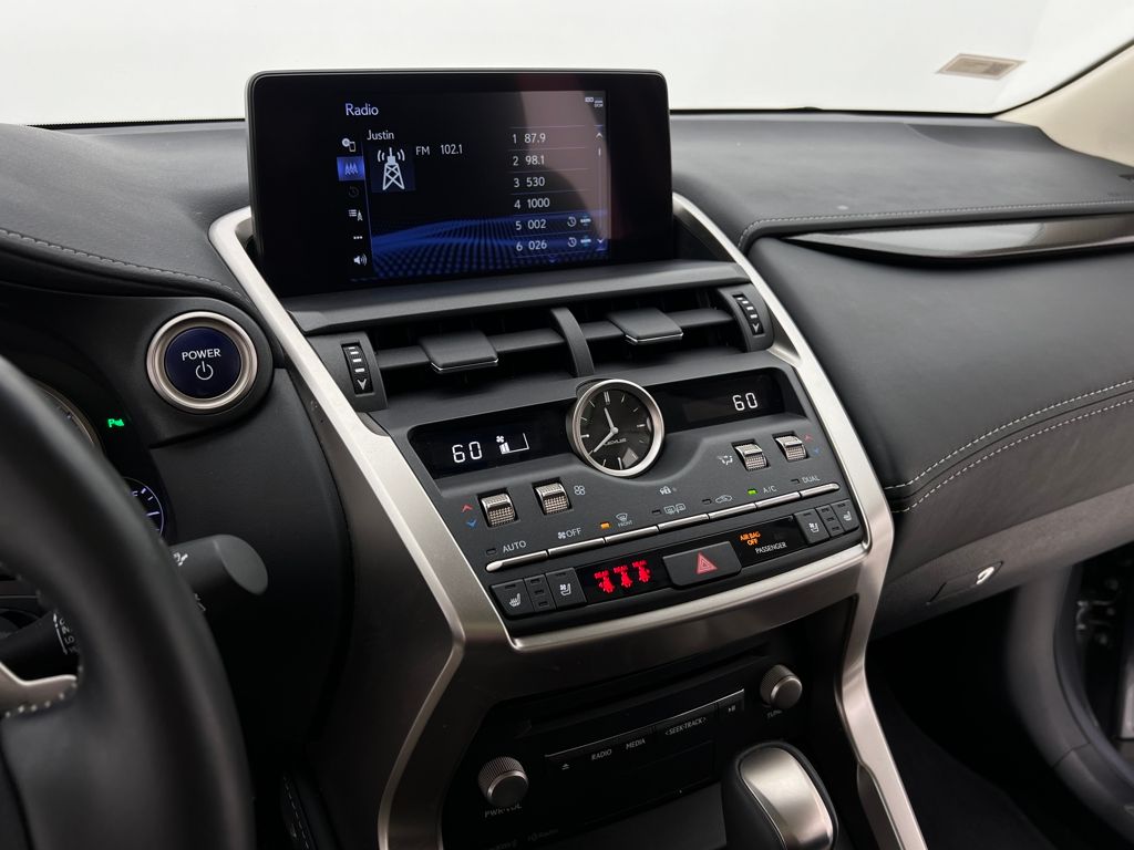 2021 Lexus NX 300h AWD photo 4