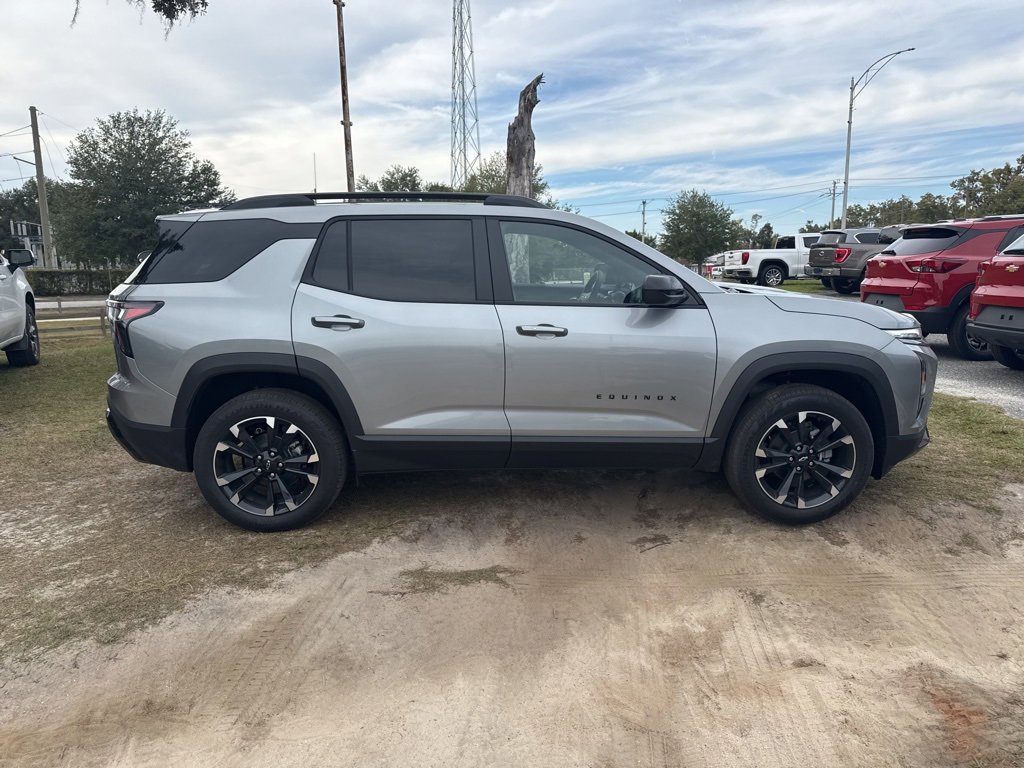 2026 Chevrolet Equinox RS photo 3