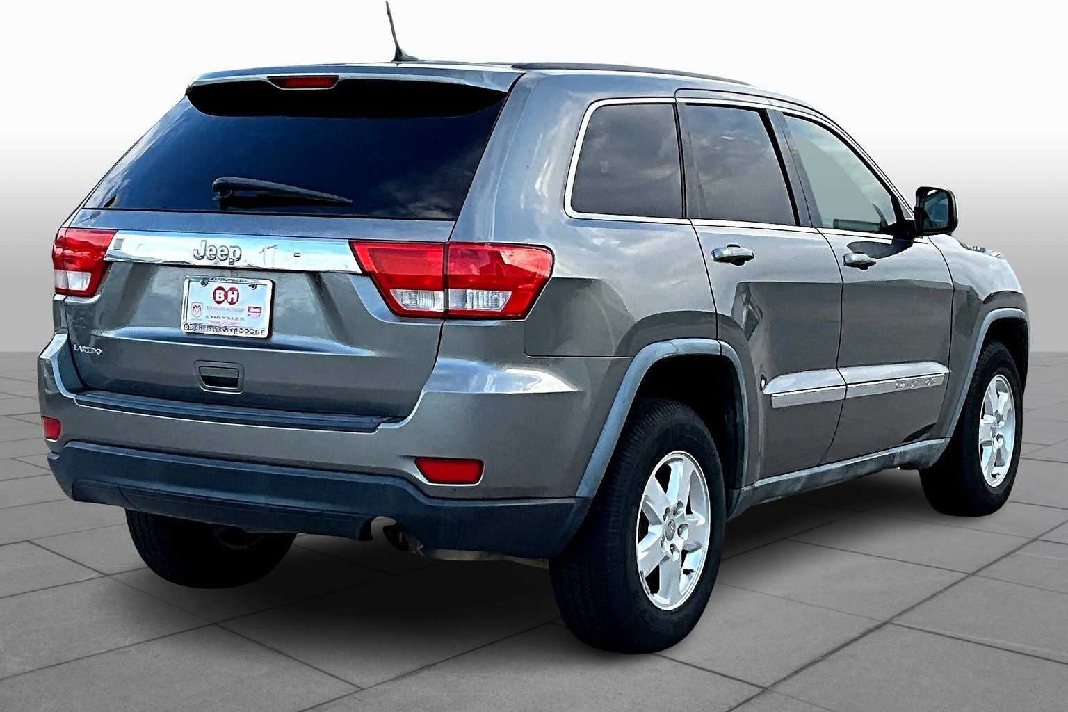 2012 Jeep Grand Cherokee Laredo photo 13