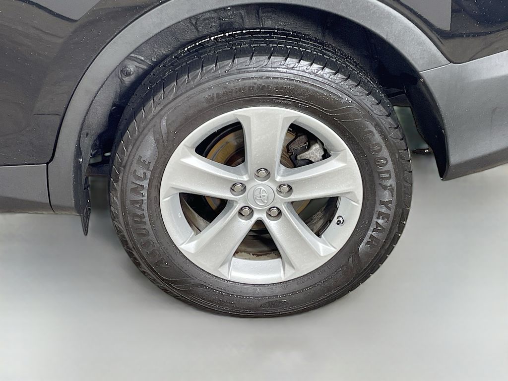 2013 Toyota RAV4 XLE photo 25