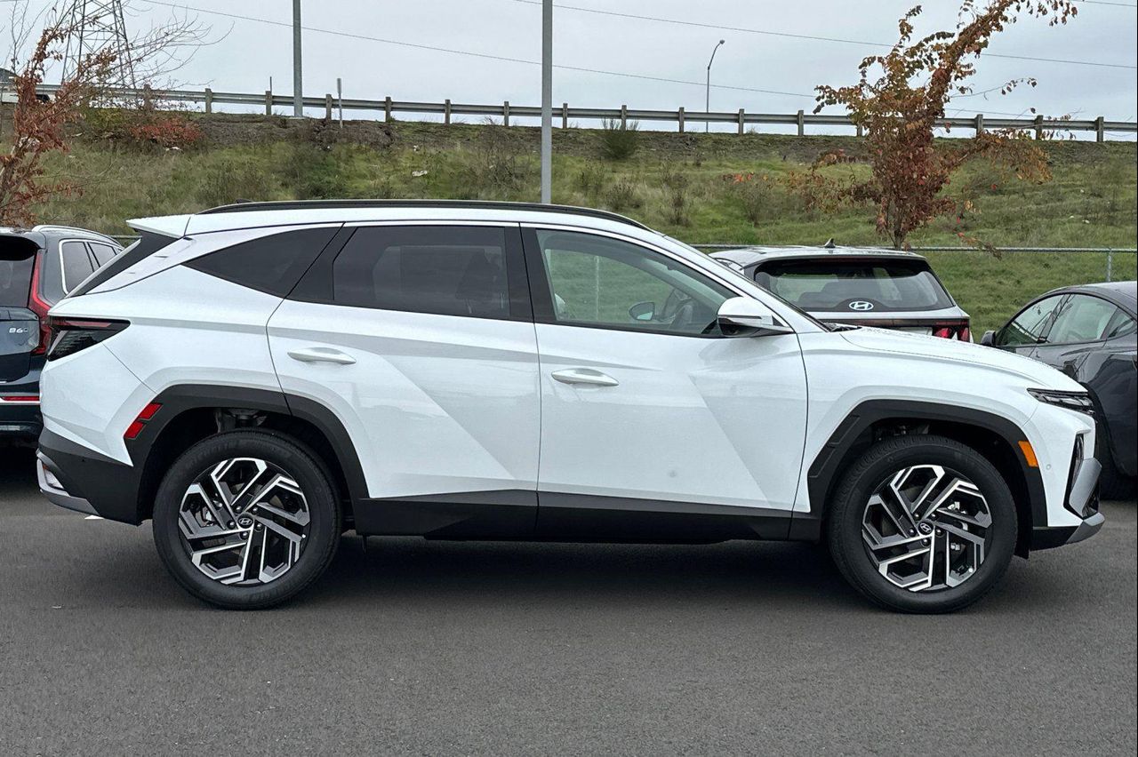 2026 Hyundai Tucson Hybrid Limited photo 2