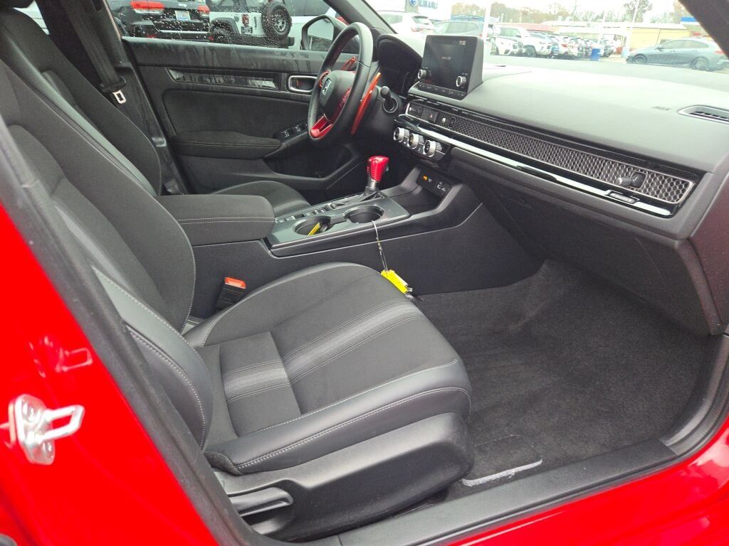 2023 Honda Civic Sport photo 4