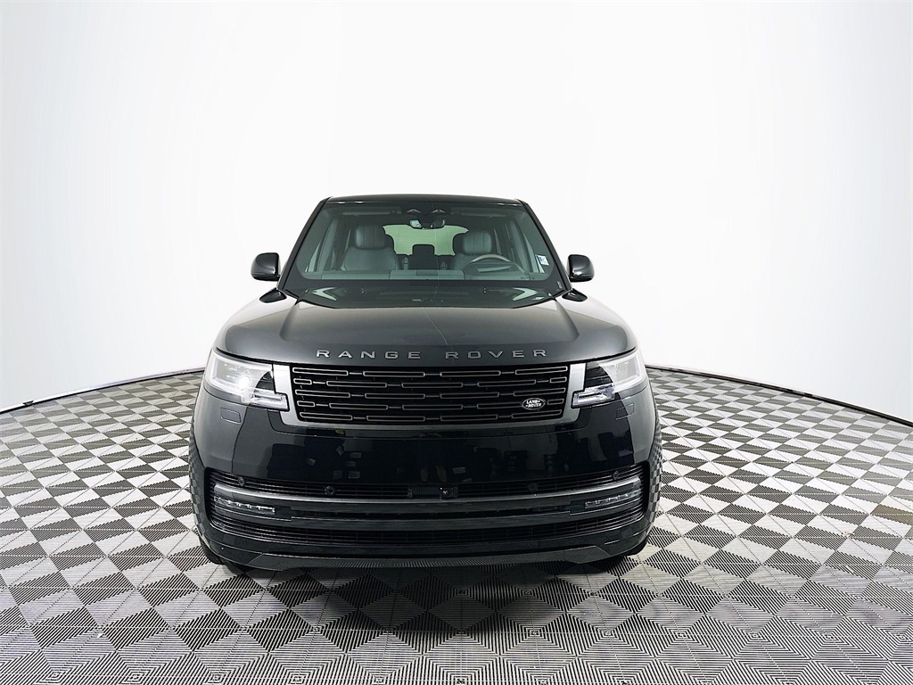 2025 Land Rover Range Rover SE photo 2