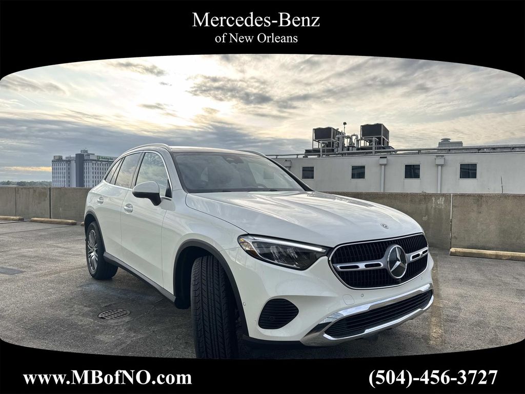 2026 Mercedes-Benz GLC Base's photo