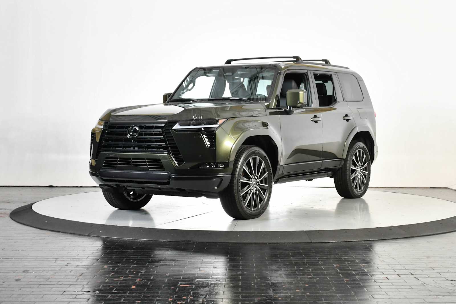 2025 Lexus GX Luxury's photo