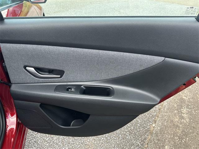 2025 Hyundai Elantra Hybrid Limited photo 16