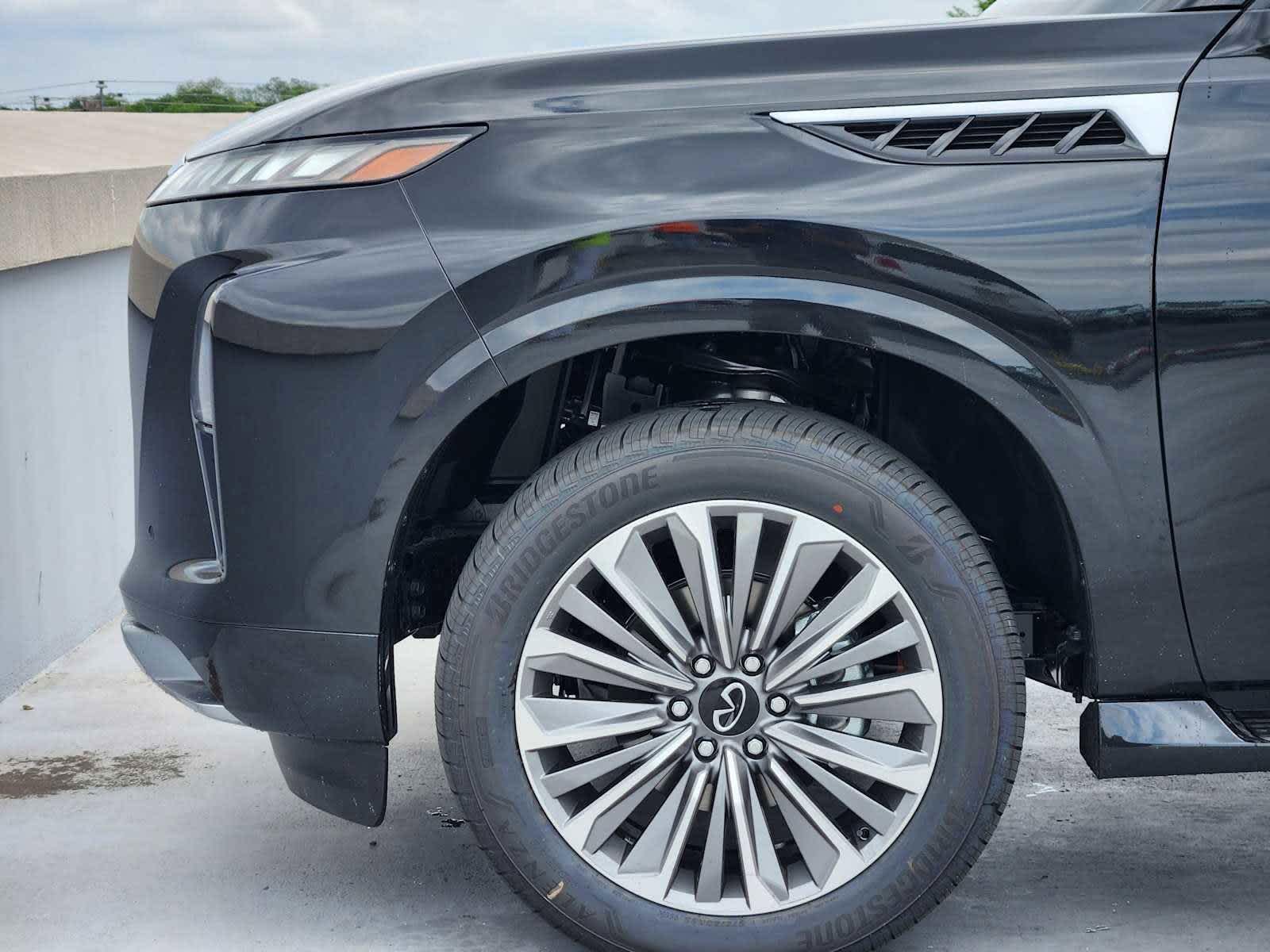 2025 Infiniti QX80 Sensory photo 4