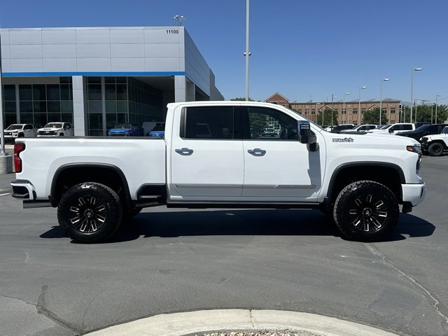 2025 Chevrolet Silverado 3500HD High Country photo 12