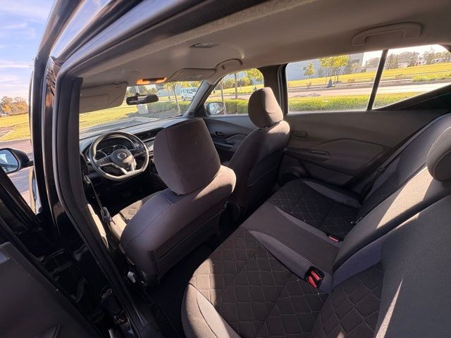 2019 Nissan Kicks S photo 11