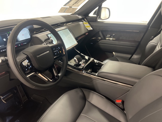2025 Land Rover Range Rover Sport SE photo 9