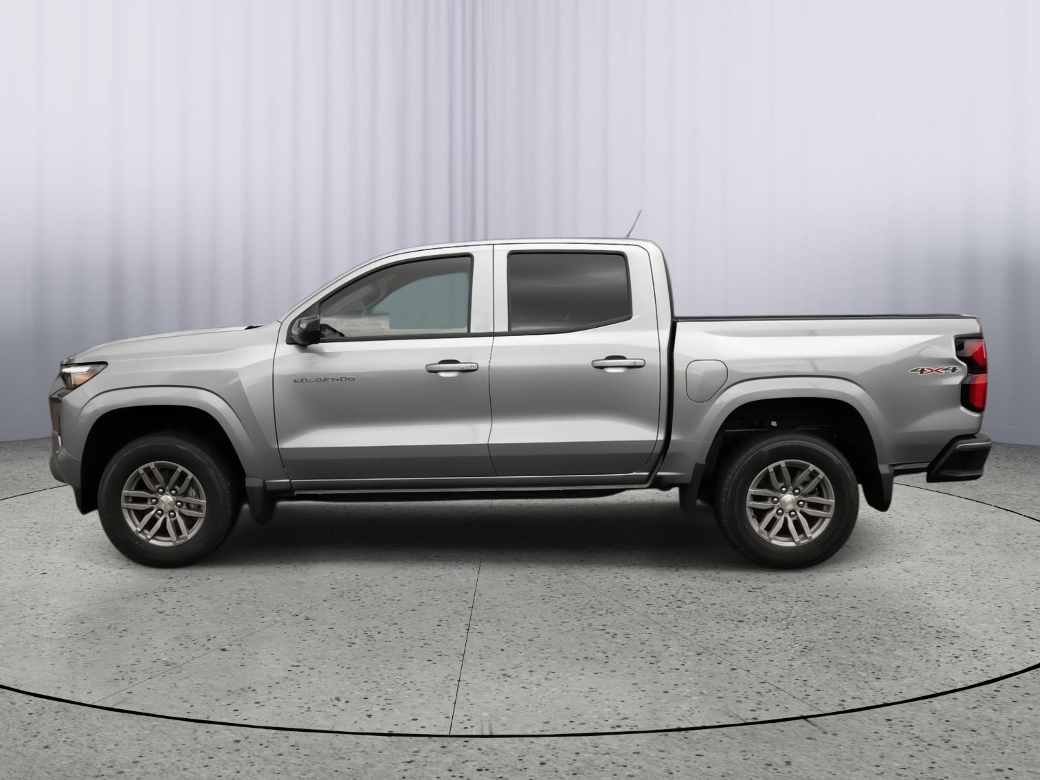 2025 Chevrolet Colorado Work Truck LT photo 4