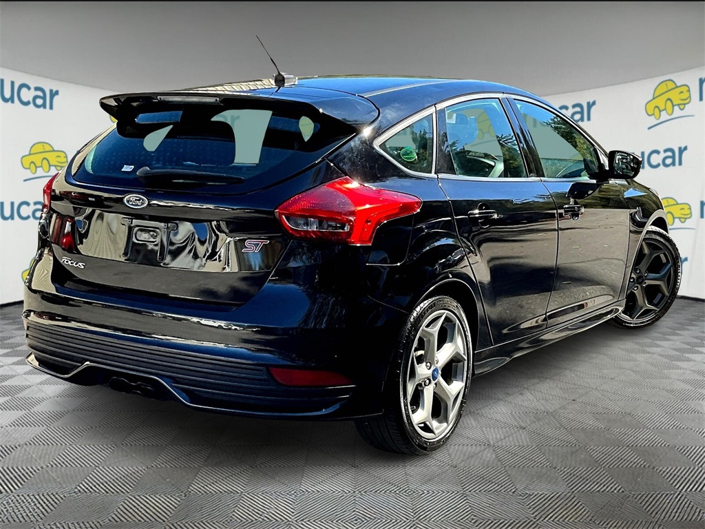 2017 Ford Focus ST photo 6